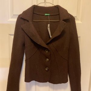 Lady’s wool brown jacket button front collar